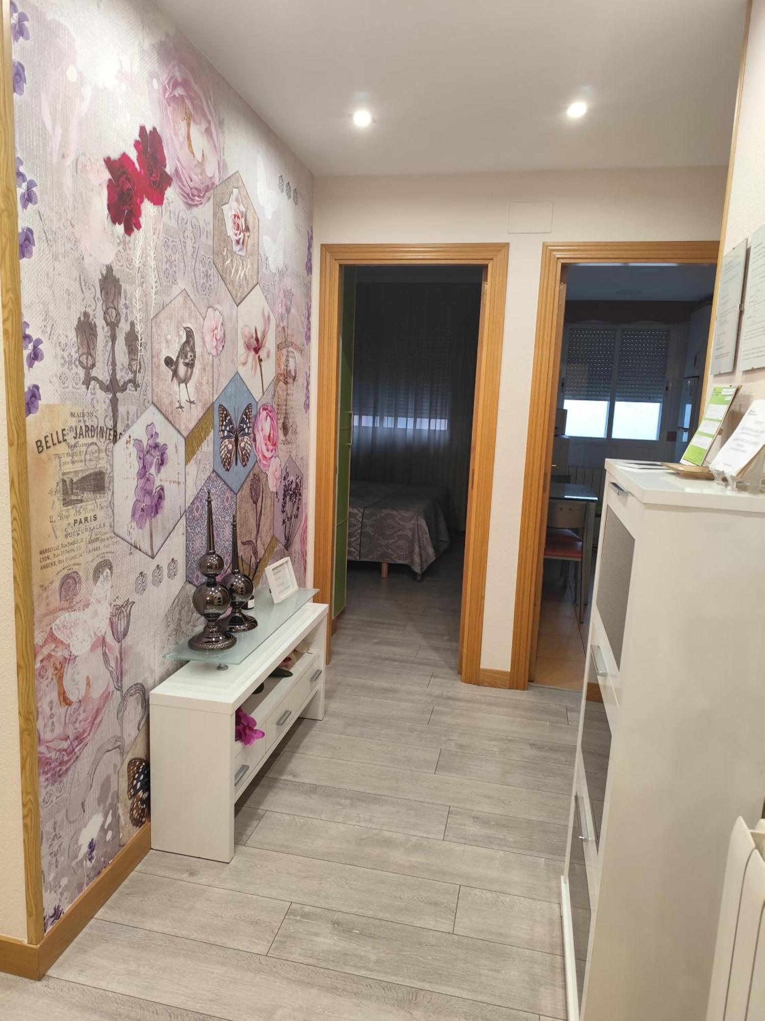 Apartamento De Tres Dormitorios Con Garaje Y Todos Los Servicios Cerca Бургос Экстерьер фото
